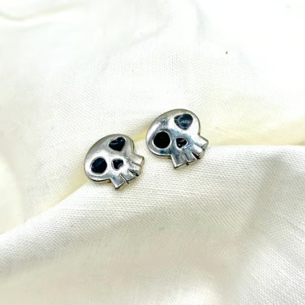 Claire's nickle free skull Stud earrings